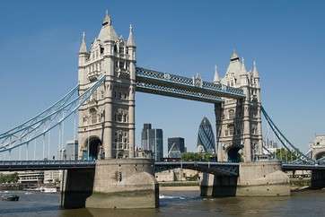Tower bridge london by .