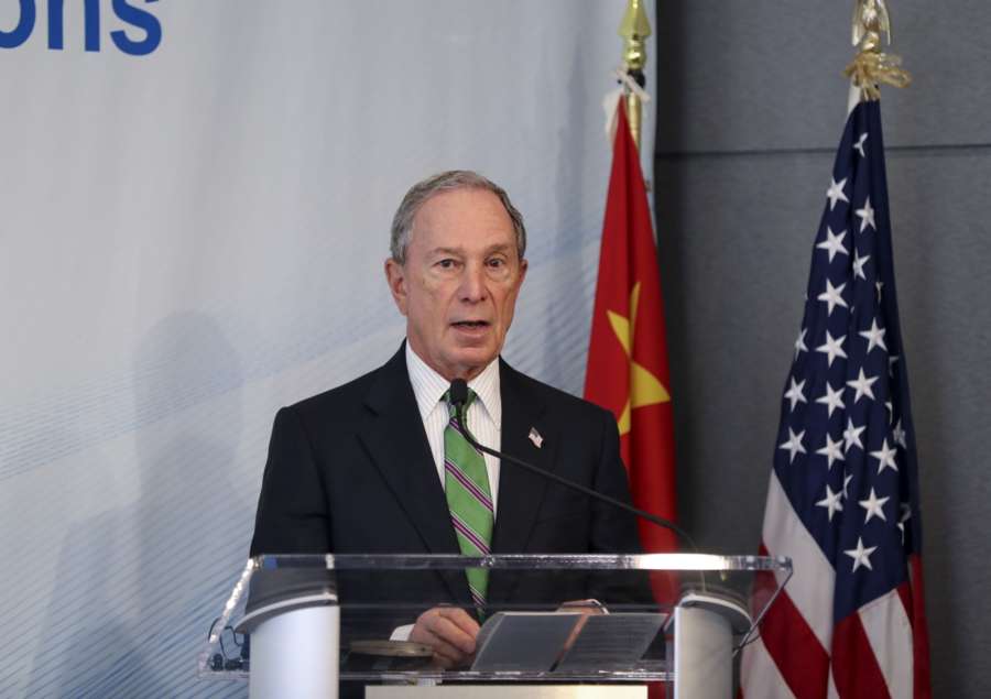 NEW YORK, June 14, 2017 (Xinhua) -- Former New York City mayor Michael Bloomberg delivers a speech at the High-level Dialogue on U.S.-China Economic Relations in New York, the United States, on June 14, 2017. More than 30 scholars from leading think-tanks in both China and the United States gathered here on Wednesday to discuss the bilateral economic and trade relationship between the world's two largest economies. (Xinhua/Wang Ying/IANS) by .