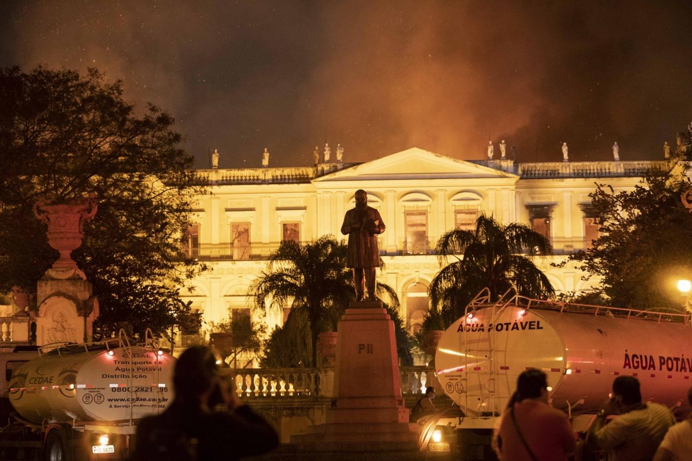 RIO DE JANEIRO, Sept. 3, 2018 (Xinhua) -- Photo taken on Sept. 2, 2018 shows the burning National Museum of Brazil in Rio de Janeiro, Brazil. A massive fire on late Sunday raced through Brazil's 200-year-old National Museum in Rio de Janeiro, causing no casualties but probably the total loss of a collection of more than 20 million items. (Xinhua/Li Ming/IANS) by .
