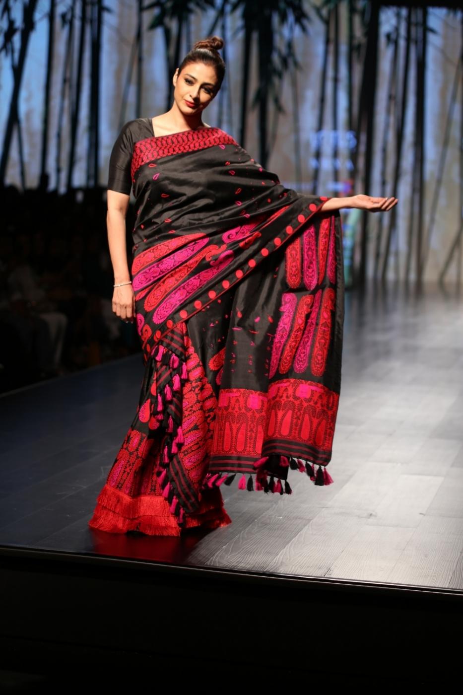 New Delhi: Actress Tabu showcase creations of designer Sanjukta during Lotus Make-Up India Fashion Week Spring Summer 2019 in New Delhi on Oct 12, 2018.(Photo: Amlan Paliwal/IANS) by .