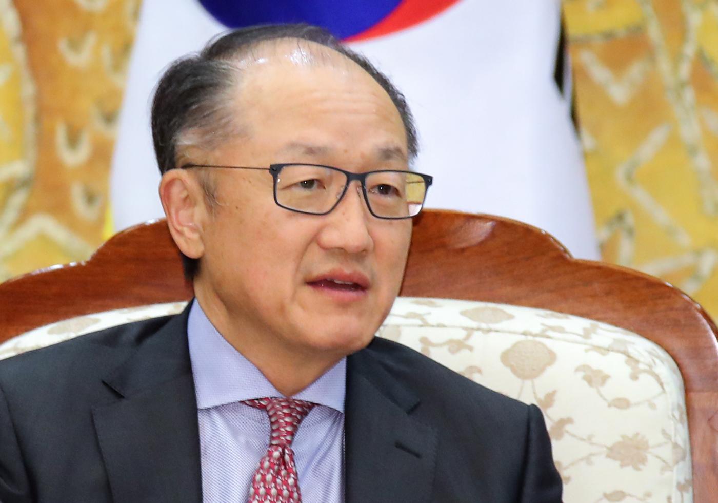 Seoul: This file photo dated May 25, 2018, shows Jim Yong Kim, president of the World Bank, visiting the presidential office Cheong Wa Dae in Seoul. Kim said on Jan. 7, 2019, that he will be stepping down effective Feb. 1, with more than three years left in his current term at the Washington-based multilateral lending agency.(Yonhap/IANS) by .