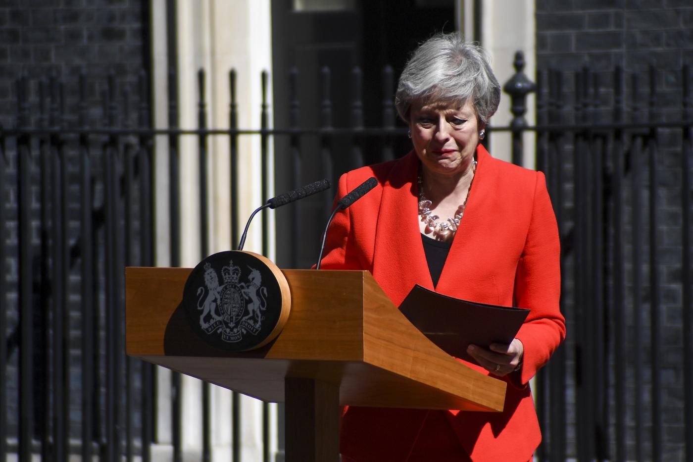 LONDON, May 24, 2019 (Xinhua) -- British Prime Minister Theresa May speaks to the media outside 10 Downing Street in London, Britain on May 24, 2019. Theresa May said on Friday that she will quit as Conservative leader on June 7, paving ways for contest to decide Britain's next prime minister. (Xinhua/Alberto Pezzali/IANS) by .