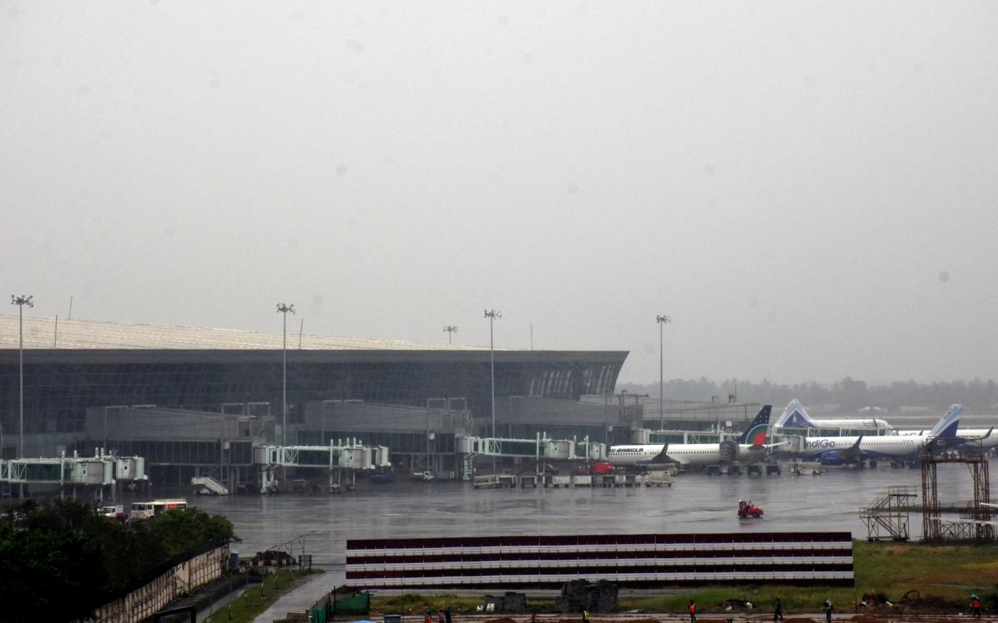 Kolkata: A view of Netaji Subhash Chandra Bose International Airport (NSCBI) in the wake of cyclone Fani, on May 3, 2019. The cyclonic storm is currently situated at about 370 km southwest of Kolkata, is likely to enter West Bengal with a wind speed of 90-100 kmph gusting to 115 kmph by midnight to Saturday early morning. (Photo: Kuntal Chakrabarty/IANS) by .