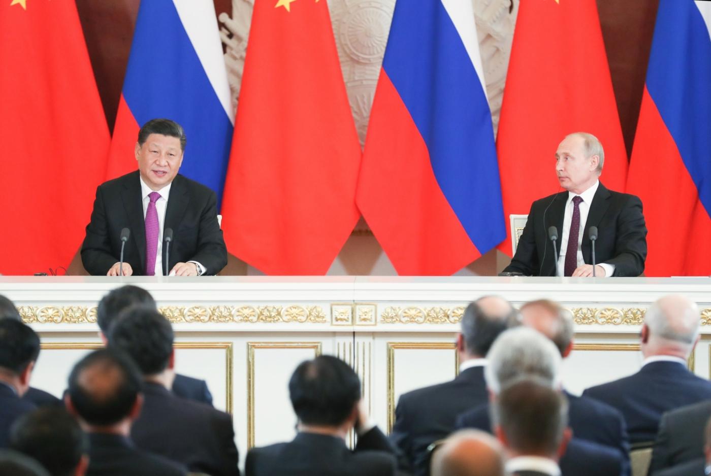 MOSCOW, June 5, 2019 (Xinhua) -- Chinese President Xi Jinping (L) and his Russian counterpart Vladimir Putin meet the press after their talks in Moscow, Russia, June 5, 2019. Xi Jinping held talks with Vladimir Putin at the Kremlin in Moscow on Wednesday. (Xinhua/Yao Dawei/IANS) by .