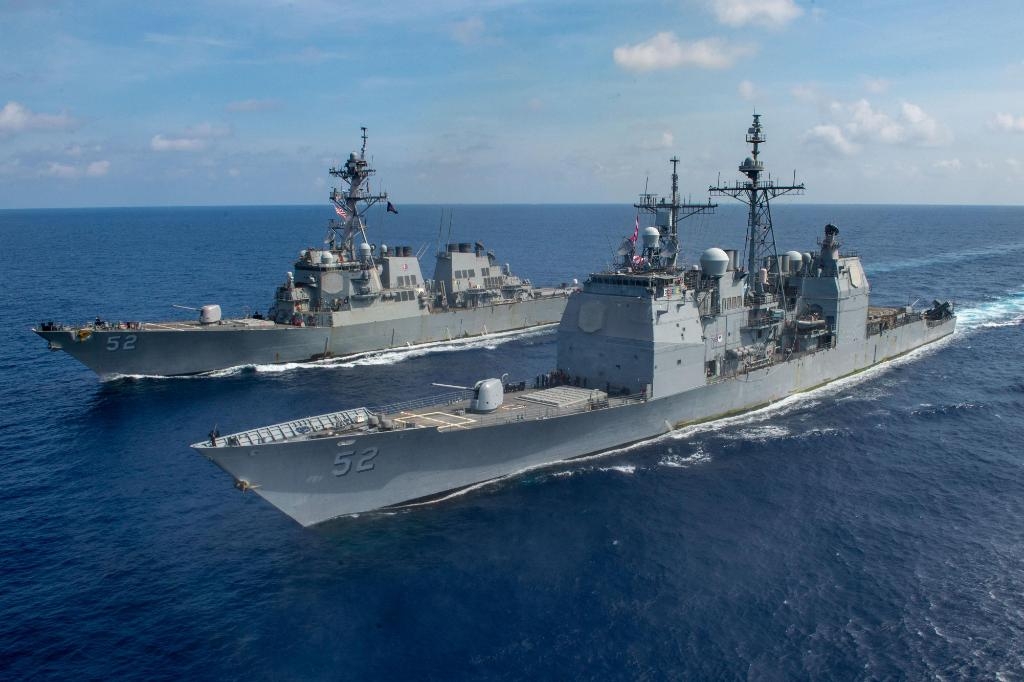 US Navy warships sailing through the South China Sea recently (Photo: twitter@USNavy) by .