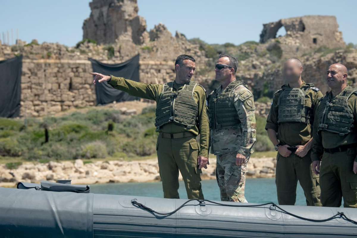 Centcom chief visits Israel’s Naval Commandos - Asian News from UK